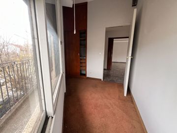 Casa con 4 Locales en Venta en Haedo