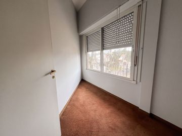 Casa con 4 Locales en Venta en Haedo