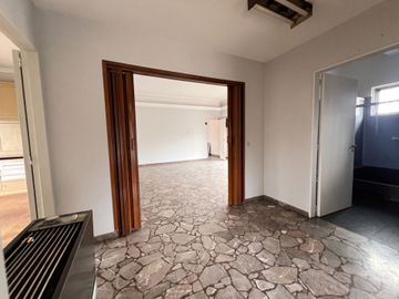 4 Locales y Casa en Haedo Inversion