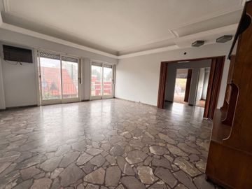 4 Locales y Casa en Haedo Inversion