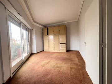 4 Locales y Casa en Haedo Inversion