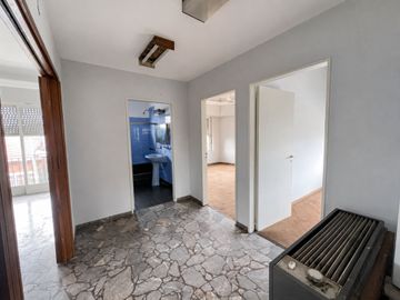 4 Locales y Casa en Haedo Inversion