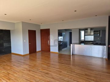 Se renta amplio departamento de 3 recámaras en Av. Santa Fe, condominio H2O
