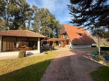 CASA QUINTA EN VENTA 8 AMBIENTES EN EZEIZA