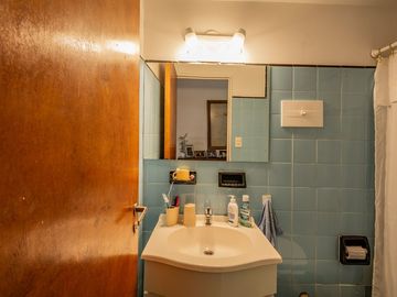 VENTA SEMIPISO Triplex 5 Ambientes, terraza propia