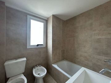 VENTA DEPTO 3 AMB. C/BALCÓN Y COCHERA - ITUZAINGÓ