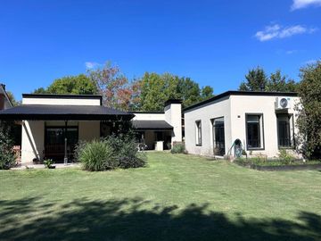 Venta Casa Club de Campo Los Puentes Lujan Ap Cred