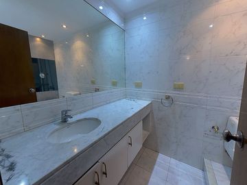 VENTA CASA 5 AMB BELGRANO R COCH/ASCENSOR PERMUTA