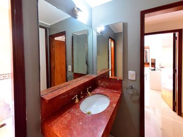 VENTA CASA 5 AMB BELGRANO R COCH/ASCENSOR PERMUTA