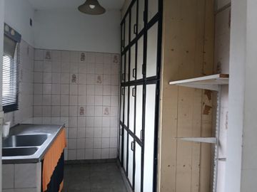 Venta Casa 3 ambientes con Jardin