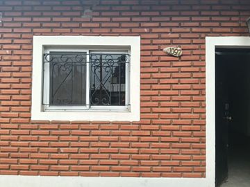 Venta Casa 3 ambientes con Jardin