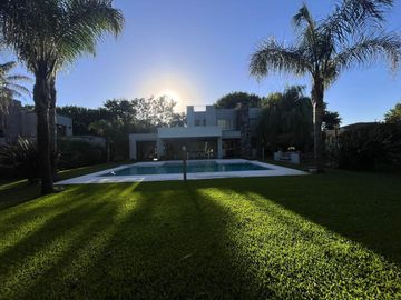 VENTA CASA 5 AMB CLUB DE CAMPO EL NACIONAL