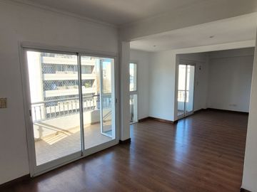 DEPARTAMENTO PISO COMPLETO 4 AMB. C/COCHERA LANUS