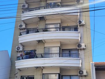 DEPARTAMENTO PISO COMPLETO 4 AMB. C/COCHERA LANUS