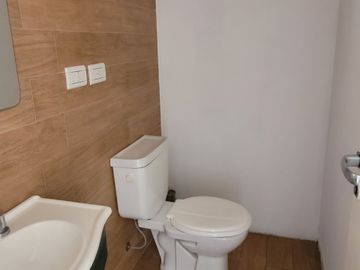 DEPARTAMENTO PISO COMPLETO 4 AMB. C/COCHERA LANUS