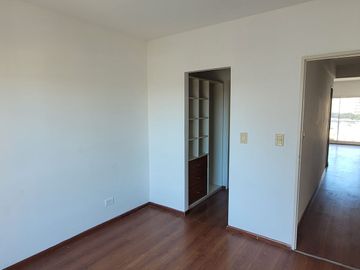 DEPARTAMENTO PISO COMPLETO 4 AMB. C/COCHERA LANUS