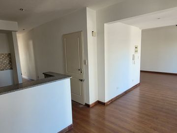 DEPARTAMENTO PISO COMPLETO 4 AMB. C/COCHERA LANUS