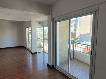 DEPARTAMENTO PISO COMPLETO 4 AMB. C/COCHERA LANUS