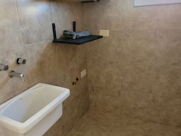 DEPARTAMENTO PISO COMPLETO 4 AMB. C/COCHERA LANUS