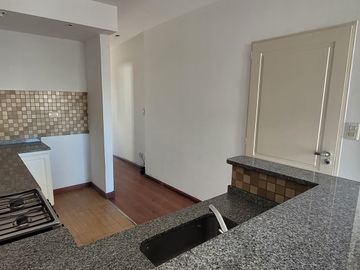 DEPARTAMENTO PISO COMPLETO 4 AMB. C/COCHERA LANUS