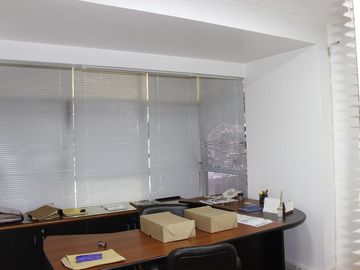 OFICINA EN VENTA EN BELGRANO, 2 COCHERAS-PERMUTA