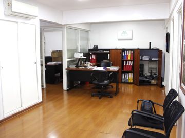 OFICINA EN VENTA EN BELGRANO, 2 COCHERAS-PERMUTA