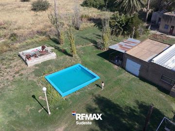 Casa quinta 4d , baño, galpon, y pileta.