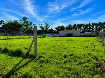 LOTE EN VENTA EN BARRIO 