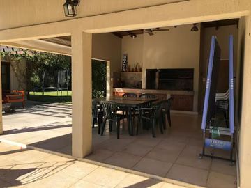 VENTA CASA CHACRAS URIBELARREA 5 AMB PISCINA