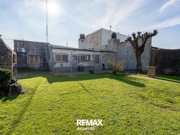 VENTA-CASA LA EMILIA-2 HAB-COCHERA-APTA A CREDITO