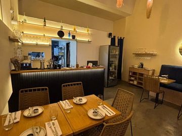 VENTA LOCAL GASTRONÓMICO COLEGIALES