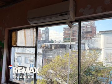 OFICINA EN VENTA PEATONAL ARTURO ILLIA 172