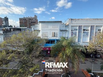 OFICINA EN VENTA PEATONAL ARTURO ILLIA 172