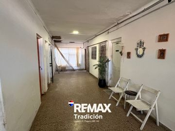 OFICINA EN VENTA PEATONAL ARTURO ILLIA 172