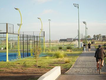 Colinas de Manantiales Viví la comodidad de un dúplex, en una sola planta