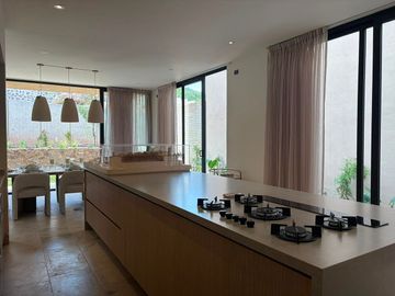 CASA EN VENTA EN ALTOZANO DENTRO DE CONDOMINIO CON AMENIDADES
