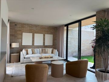 CASA EN VENTA EN ALTOZANO DENTRO DE CONDOMINIO CON AMENIDADES