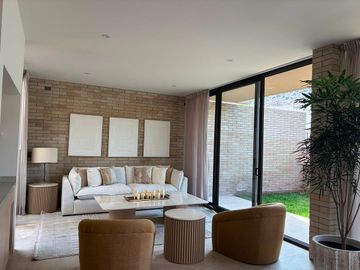 CASA EN VENTA EN ALTOZANO DENTRO DE CONDOMINIO CON AMENIDADES
