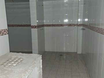 EDIFICIO/LOCAL COMERCIAL EN RENTA SOBRE AV. DE LAS TORRES, CHIMALHUACÁN EDOMEX