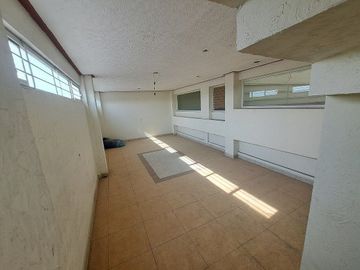 EDIFICIO/LOCAL COMERCIAL EN RENTA SOBRE AV. DE LAS TORRES, CHIMALHUACÁN EDOMEX