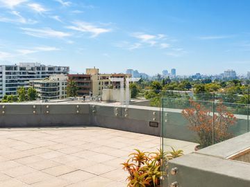 PENTHOUSE EN LAS CONDES | 180 M² DE TERRAZA PRIVADA | 3 ESTACIONAMIENTOS