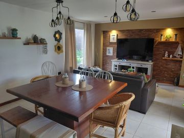 VENTA CASA 4 AMB JARDIN DE PERALTA RAMOS PERMUTA