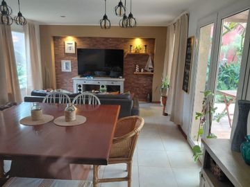VENTA CASA 4 AMB JARDIN DE PERALTA RAMOS PERMUTA