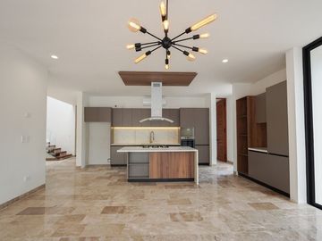 Casa en Venta en Privada Oasis, Yucatán Country Club de 4 recámaras