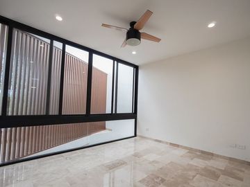 Casa en Venta en Privada Oasis, Yucatán Country Club de 4 recámaras