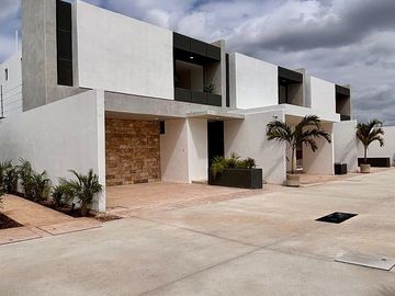 Casa en Venta en Privada Agustina Family Residences, Cholul