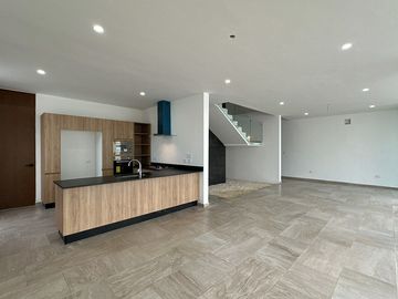 Casa de 3 Habitaciones con Espacios Amplios en Venta en Soluna