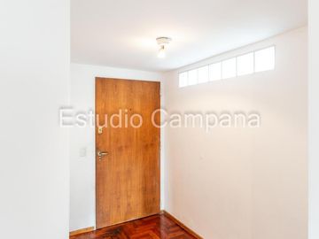 Departamento en Alquiler. Tres ambientes. Balcón. Villa del Parque