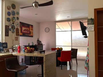 Residencia Contemporanea con Estudio en Planta Baja,  271 m2 de Construccion  en Parque Virreyes