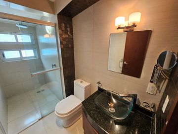 CASA EN VENTA EN CIUDAD SATELITE EN CALLE CERRADA